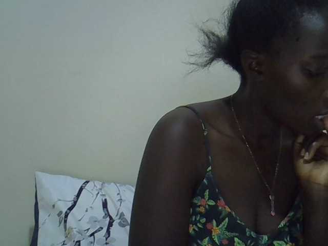 miss-vibes live cam on BongaCams