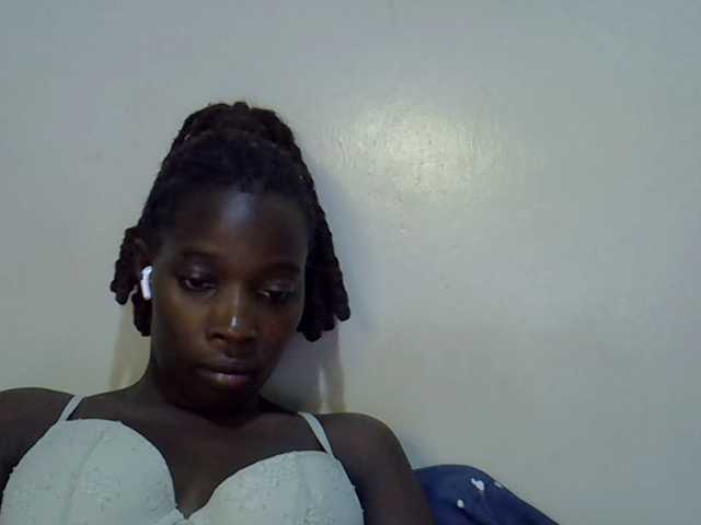 miss-vibes live cam on BongaCams