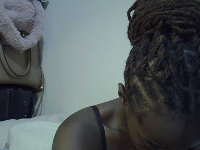 miss-vibes live cam on BongaCams
