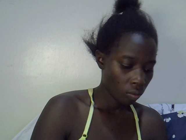 miss-vibes live cam on BongaCams