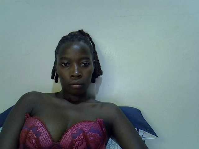 miss-vibes live cam on BongaCams