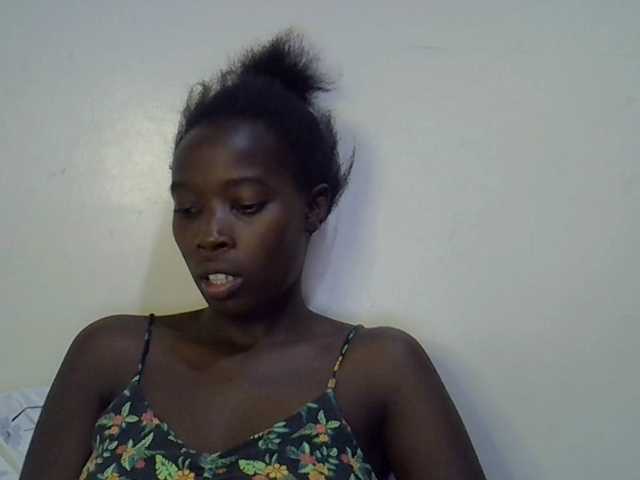 miss-vibes live cam on BongaCams