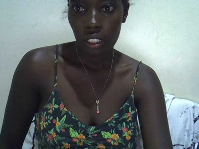 miss-vibes live cam on BongaCams