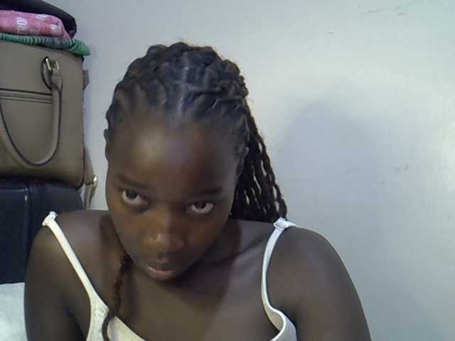 miss-vibes live cam on BongaCams