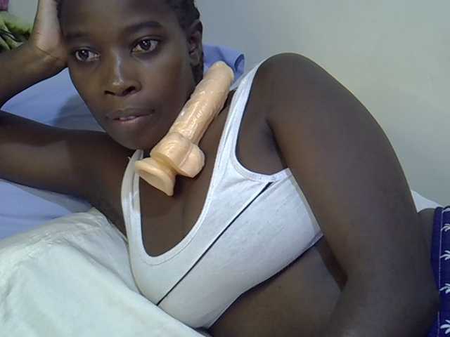 miss-vibes live cam on BongaCams