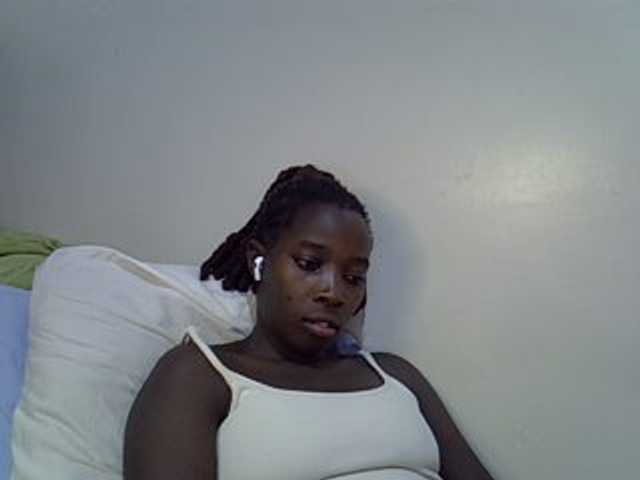miss-vibes live cam on BongaCams