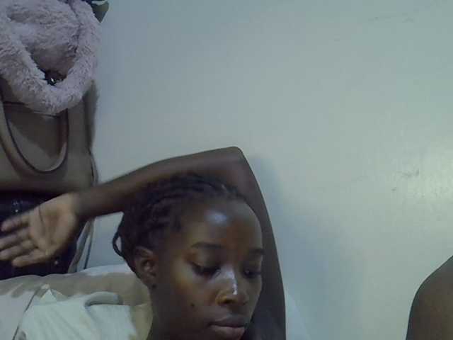 miss-vibes live cam on BongaCams