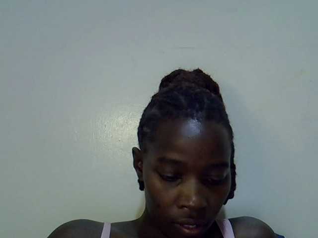 miss-vibes live cam on BongaCams