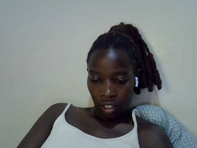 miss-vibes live cam on BongaCams