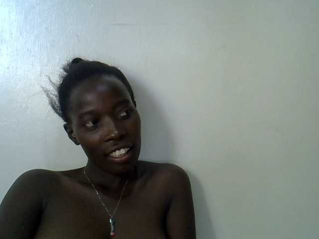 miss-vibes live cam on BongaCams