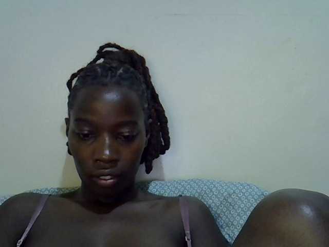 miss-vibes live cam on BongaCams
