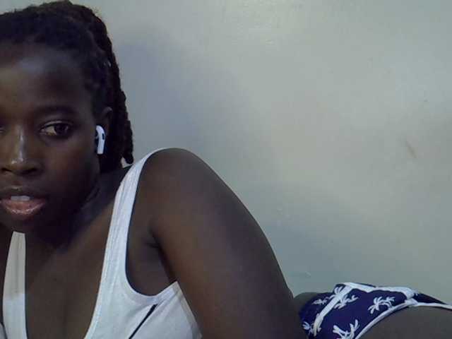 miss-vibes live cam on BongaCams