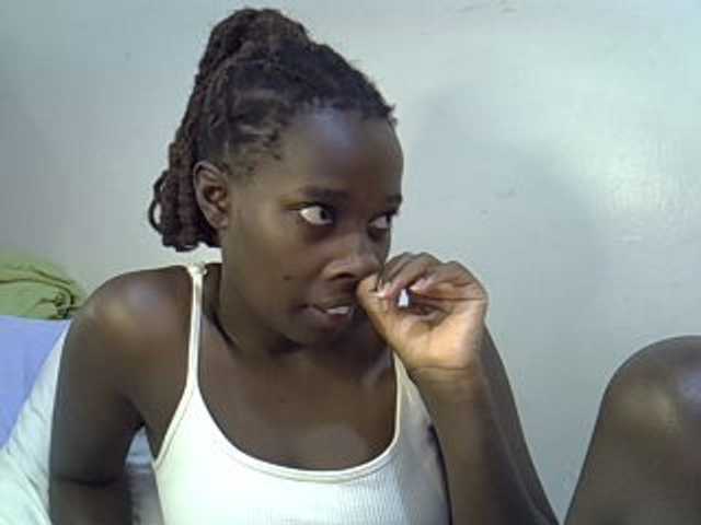 miss-vibes live cam on BongaCams