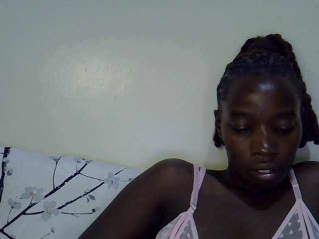 miss-vibes live cam on BongaCams