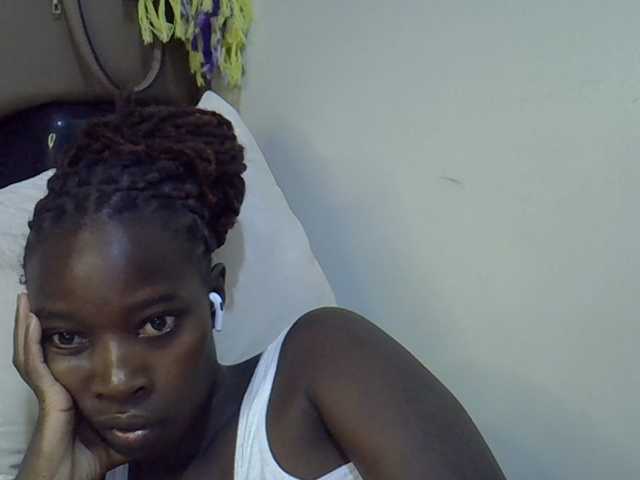 miss-vibes live cam on BongaCams