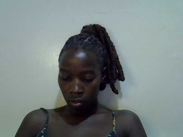 miss-vibes live cam on BongaCams