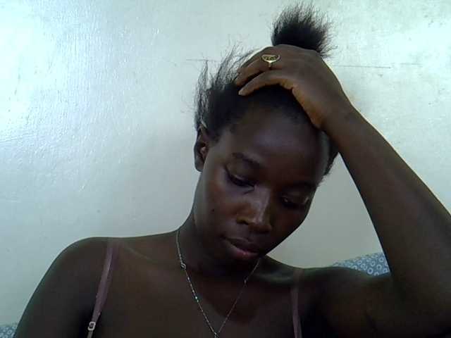 miss-vibes live cam on BongaCams
