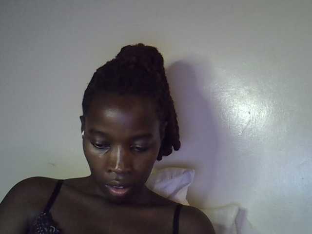 miss-vibes, live now on BongaCams