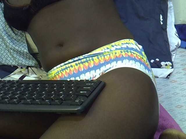 miss-vibes live cam on BongaCams