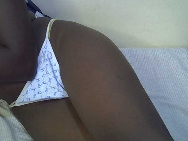 miss-vibes live cam on BongaCams
