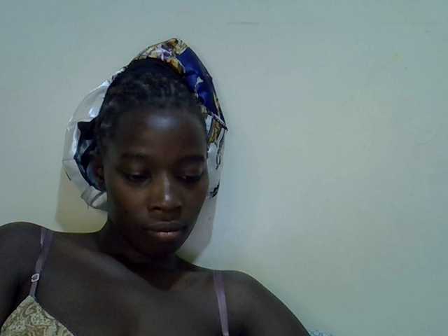 miss-vibes live cam on BongaCams