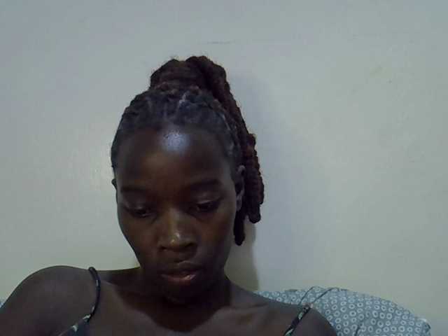 miss-vibes live cam on BongaCams