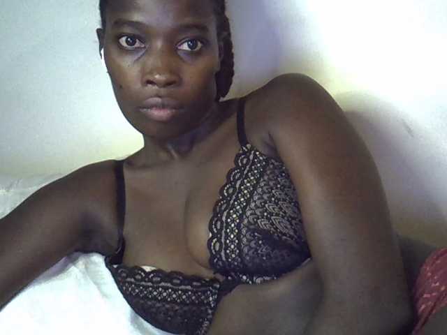 miss-vibes live cam on BongaCams