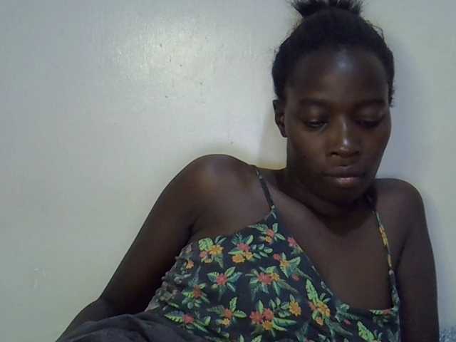 miss-vibes live cam on BongaCams