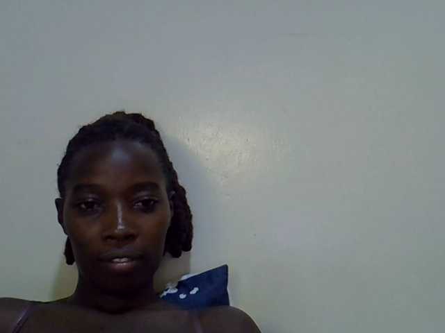 miss-vibes live cam on BongaCams