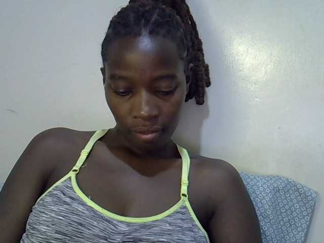 miss-vibes live cam on BongaCams