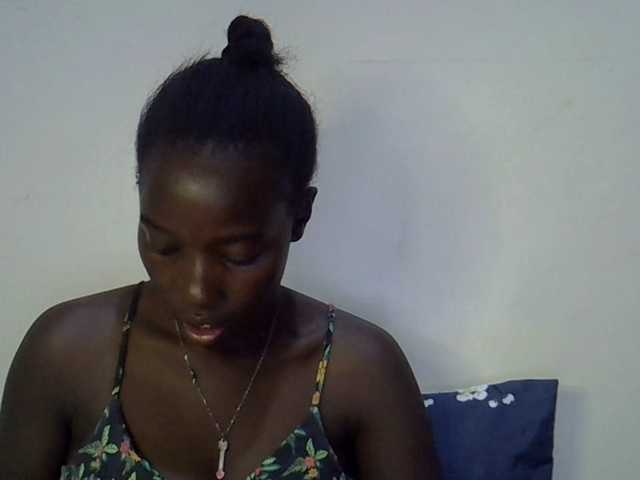 miss-vibes live cam on BongaCams