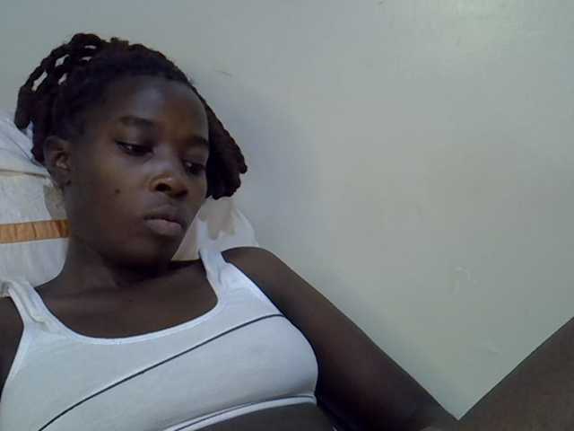 miss-vibes live cam on BongaCams