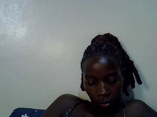 miss-vibes live cam on BongaCams
