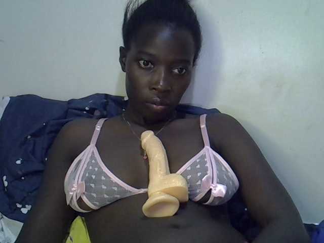 miss-vibes live cam on BongaCams