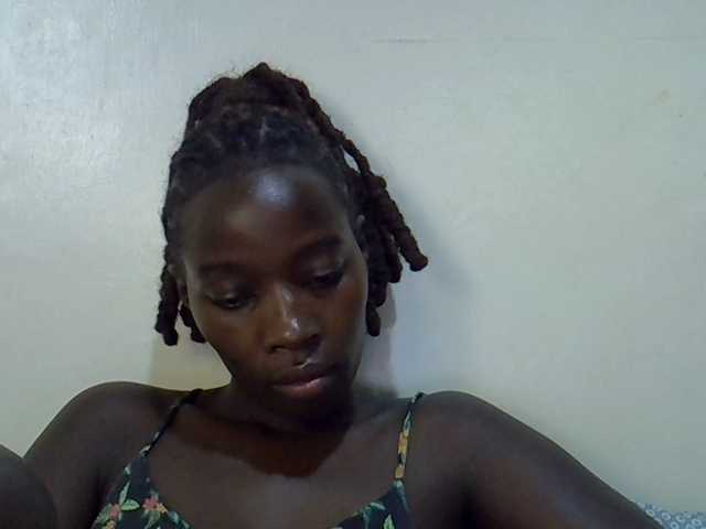 miss-vibes live cam on BongaCams