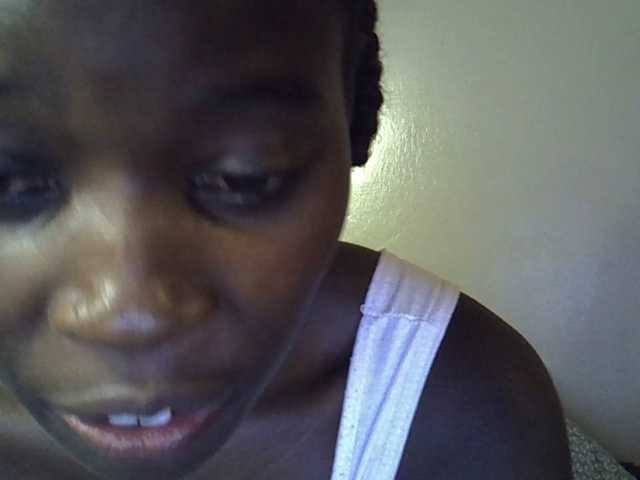 miss-vibes live cam on BongaCams
