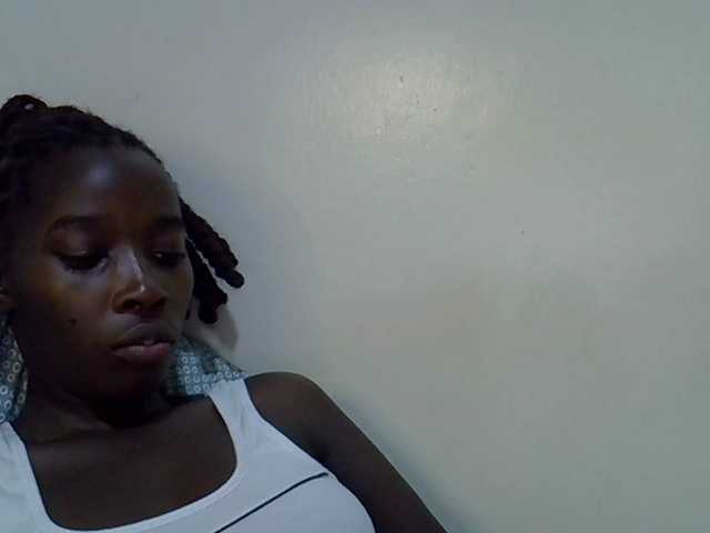 miss-vibes live cam on BongaCams