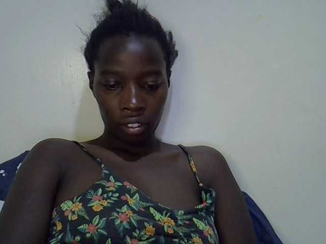 miss-vibes live cam on BongaCams