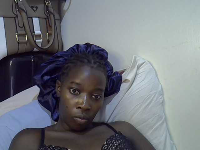 miss-vibes live cam on BongaCams
