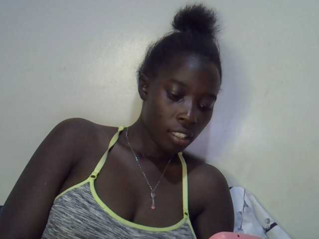 miss-vibes live cam on BongaCams
