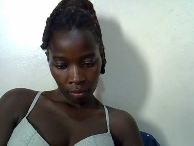 miss-vibes live cam on BongaCams