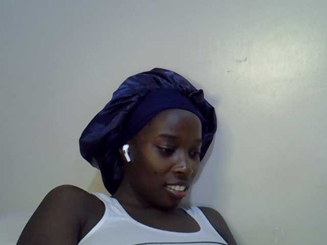 miss-vibes live cam on BongaCams