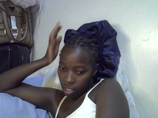 miss-vibes live cam on BongaCams