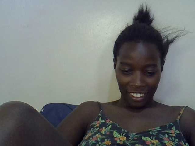 miss-vibes live cam on BongaCams