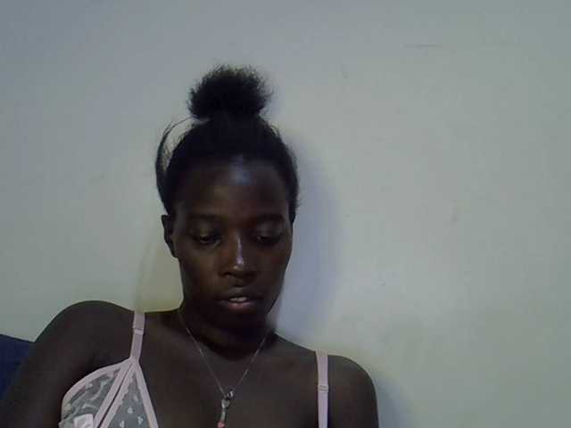 miss-vibes live cam on BongaCams