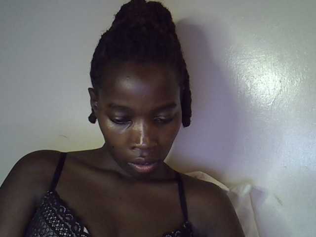 miss-vibes live cam on BongaCams