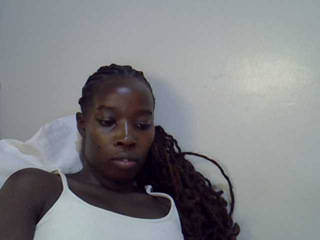 miss-vibes live cam on BongaCams