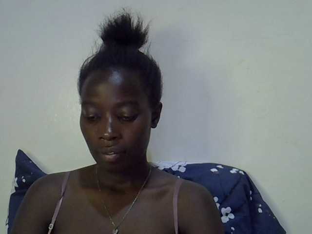 miss-vibes live cam on BongaCams