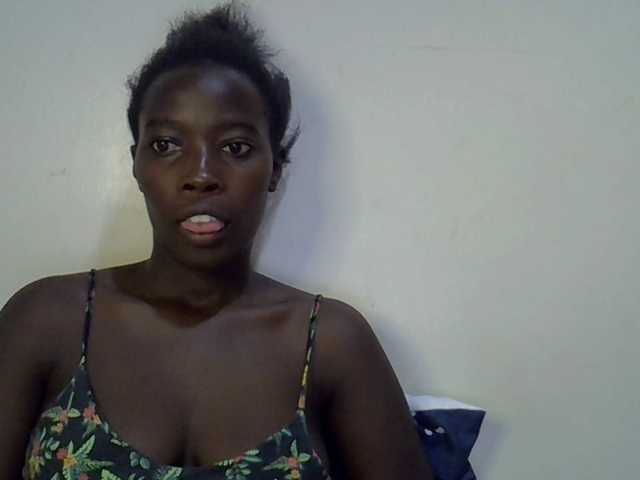 miss-vibes live cam on BongaCams