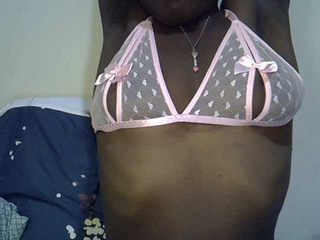miss-vibes live cam on BongaCams